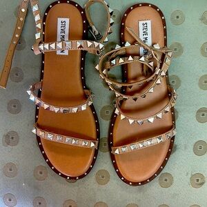 Steve Madden travel tan sandal